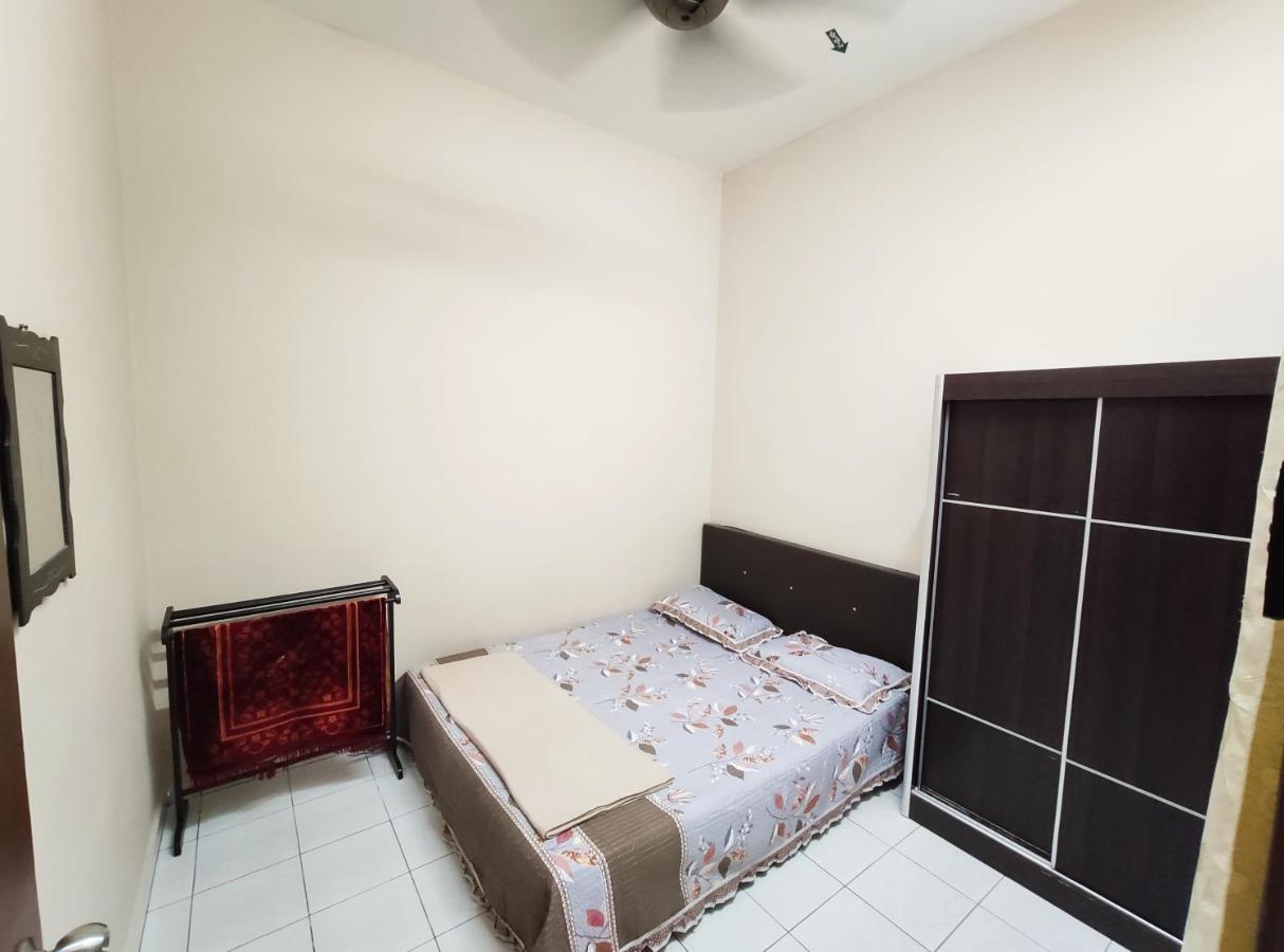 Homestay Selinsing Simpang Ampat Semanggol Exterior foto